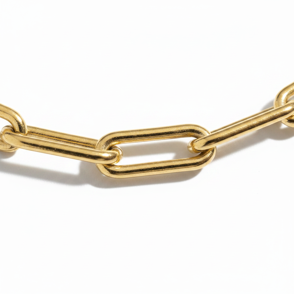 Gold Paperclip Chain Bracelet Close-Up